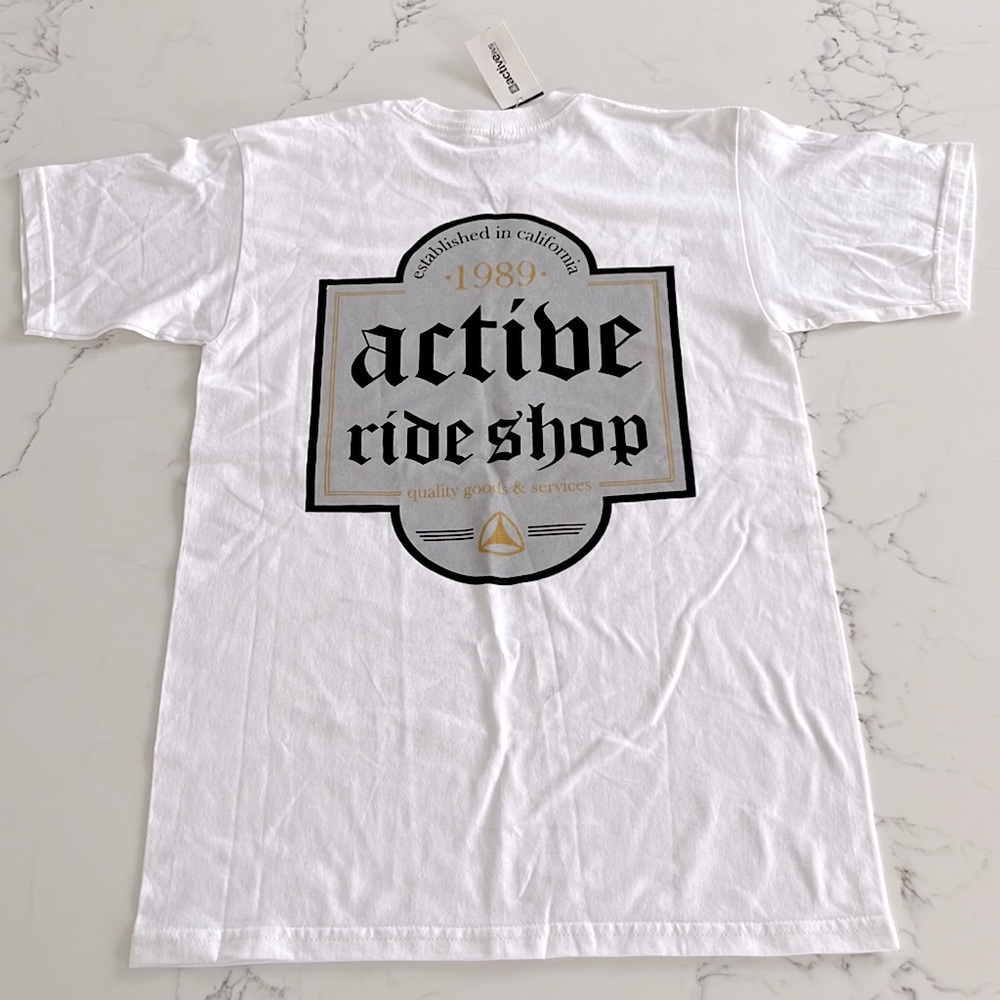 ACTIVE RIDE SHOP Men’s T-shirt White Logo Tee Size S NWT